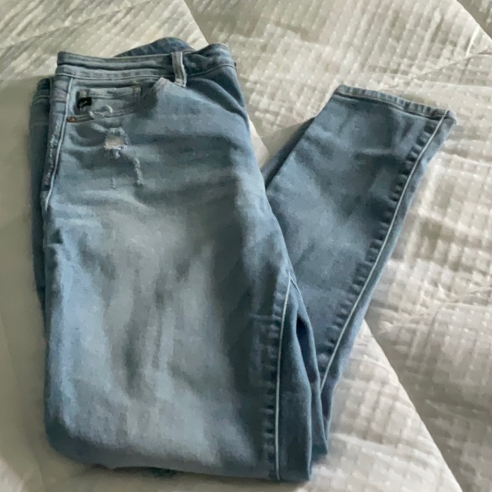 👖 KanCan Jeans - Distressed Light Wash, Button Fly Size 11/29
